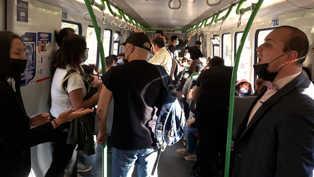Standbild "Cinthia and the tenor of the metro" (2022)